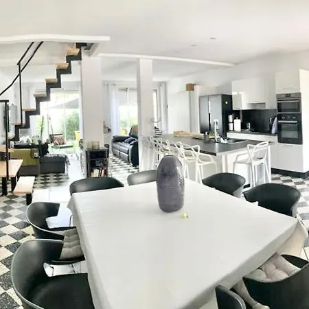 Maison Avec Terrasses 펜션